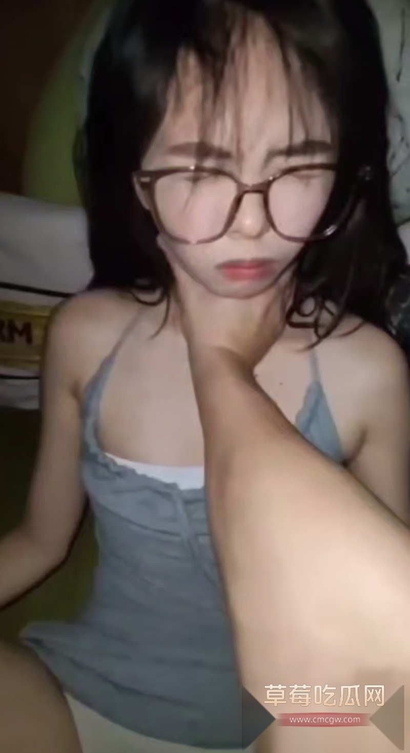 清纯美少女10点钟跟男友说睡觉后 凌晨出现在兰桂坊被多男爆干 其多段性交视频流出! 4 清纯美少女10点钟跟男友说睡觉后 凌晨出现在兰桂坊被多男爆干 其多段性交视频流出! 4