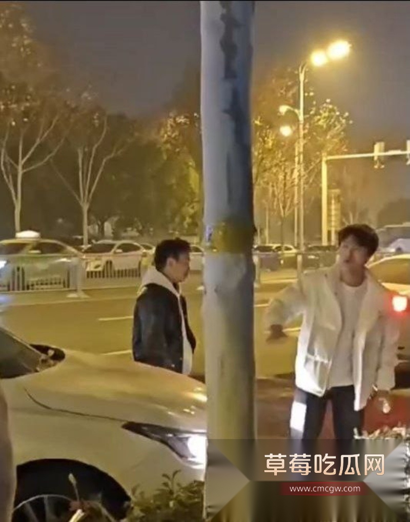 小伙为爱奔赴上海打工 转账20w供养异地恋女友 结果小仙女花着舔狗的钱换了个新男友 小伙鸡飞蛋打一场空 5 小伙为爱奔赴上海打工 转账20w供养异地恋女友 结果小仙女花着舔狗的钱换了个新男友 小伙鸡飞蛋打一场空 5