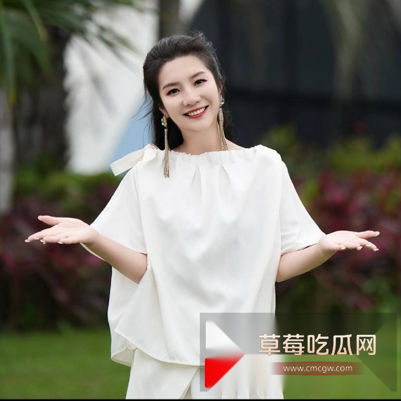 吕秀才喻恩泰的老婆史林子出轨约炮多男事件冲上热搜 骚货的撩骚记录和风骚约啪视频被同步po到了网上！ 27