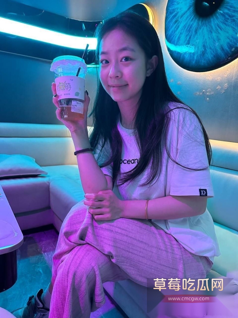 医院值班室护士服被撕 11 医院值班室护士服被撕 11