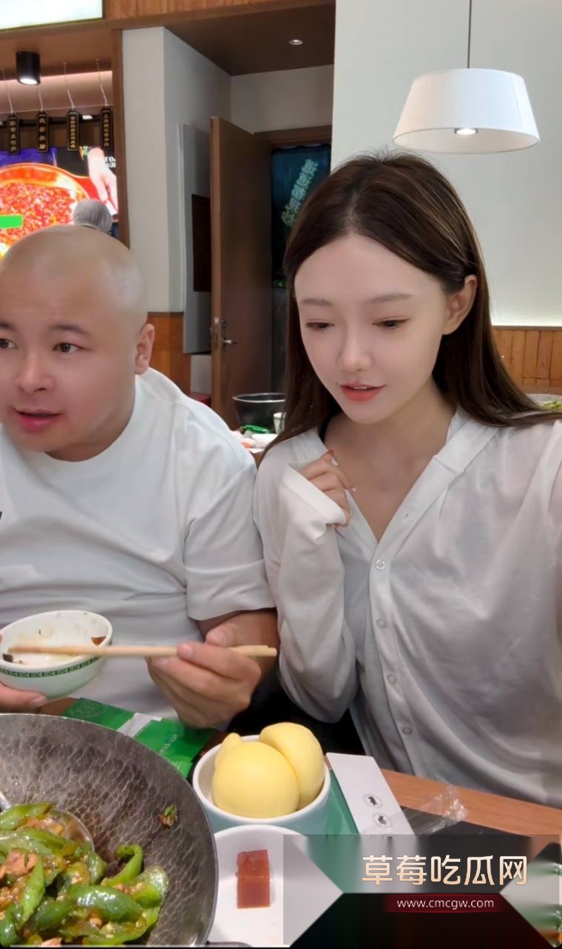 快手1150w粉丝大网红老狗前妻白羽直播控诉老狗不仅出轨女徒 21