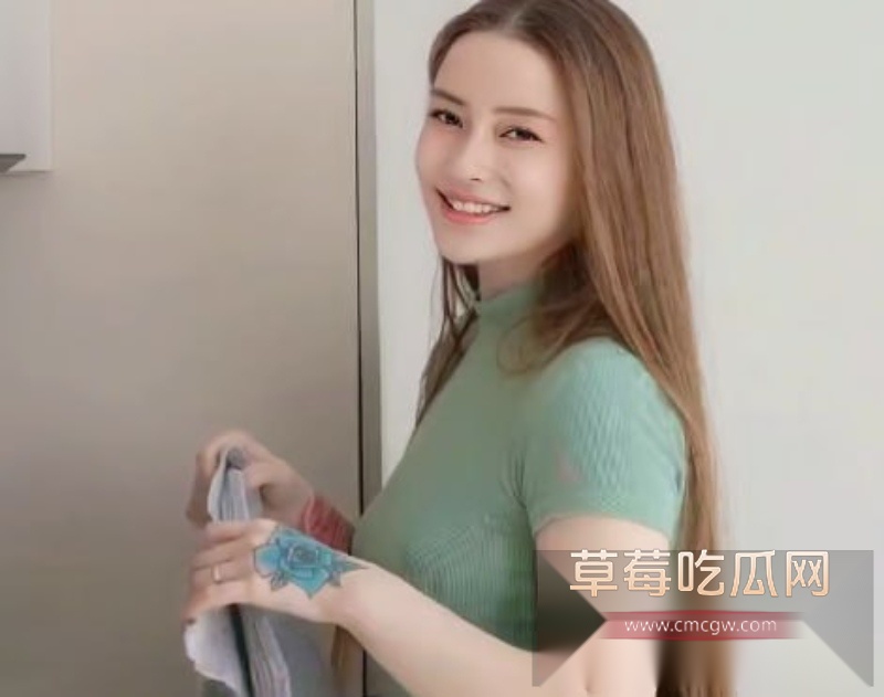 杨颖身着紧身牛仔裤翘臀少女 1