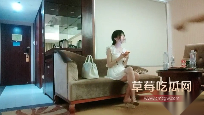 毛巾哥也是91沈先生酒店偷拍 3