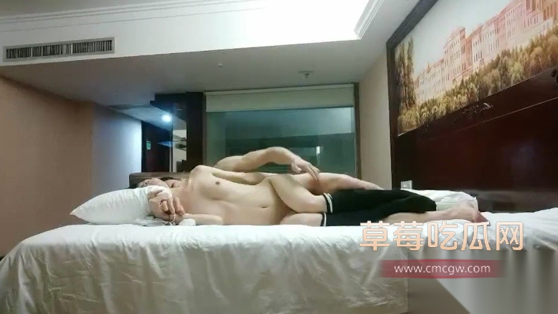 毛巾哥也是91沈先生酒店偷拍 7