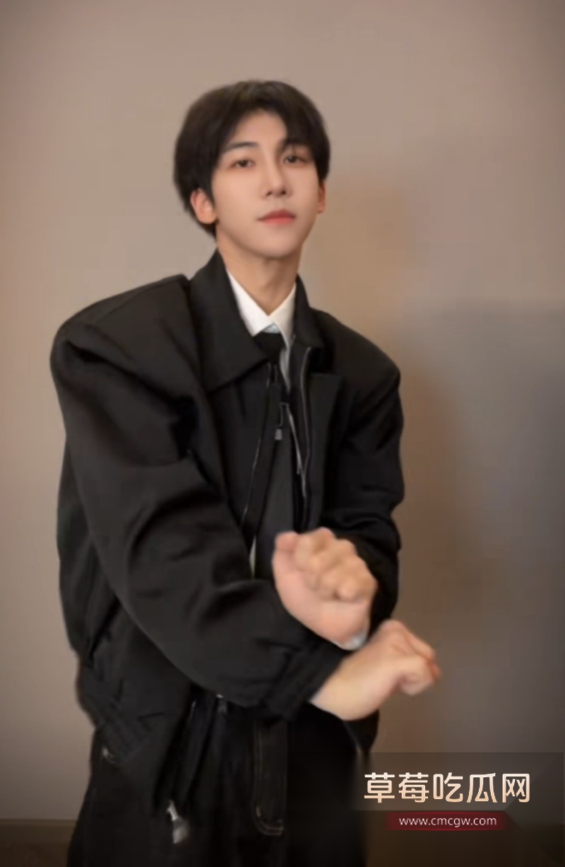 前偶像艺人丁泽仁被豪掷300万富婆站姐爆锤出轨做鸭 18 前偶像艺人丁泽仁被豪掷300万富婆站姐爆锤出轨做鸭 18