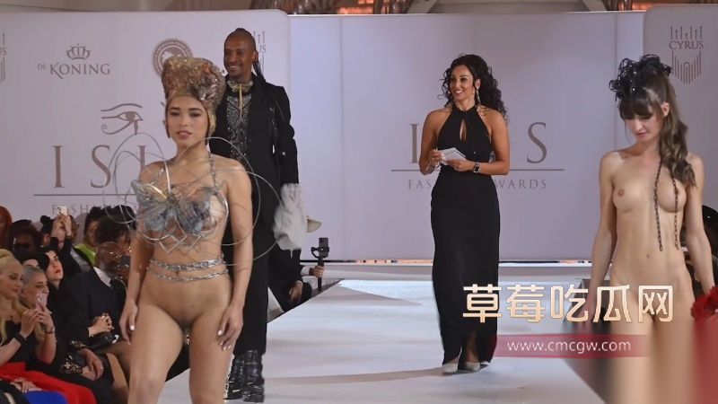 美女模特们全裸出镜展示珠宝首饰 1