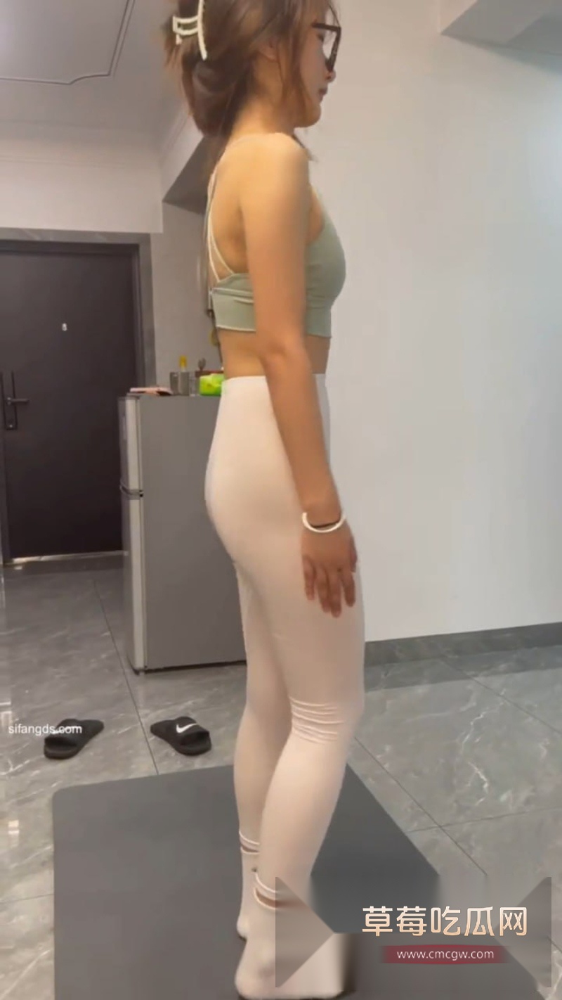 刚满18学生妹 3 刚满18学生妹 3