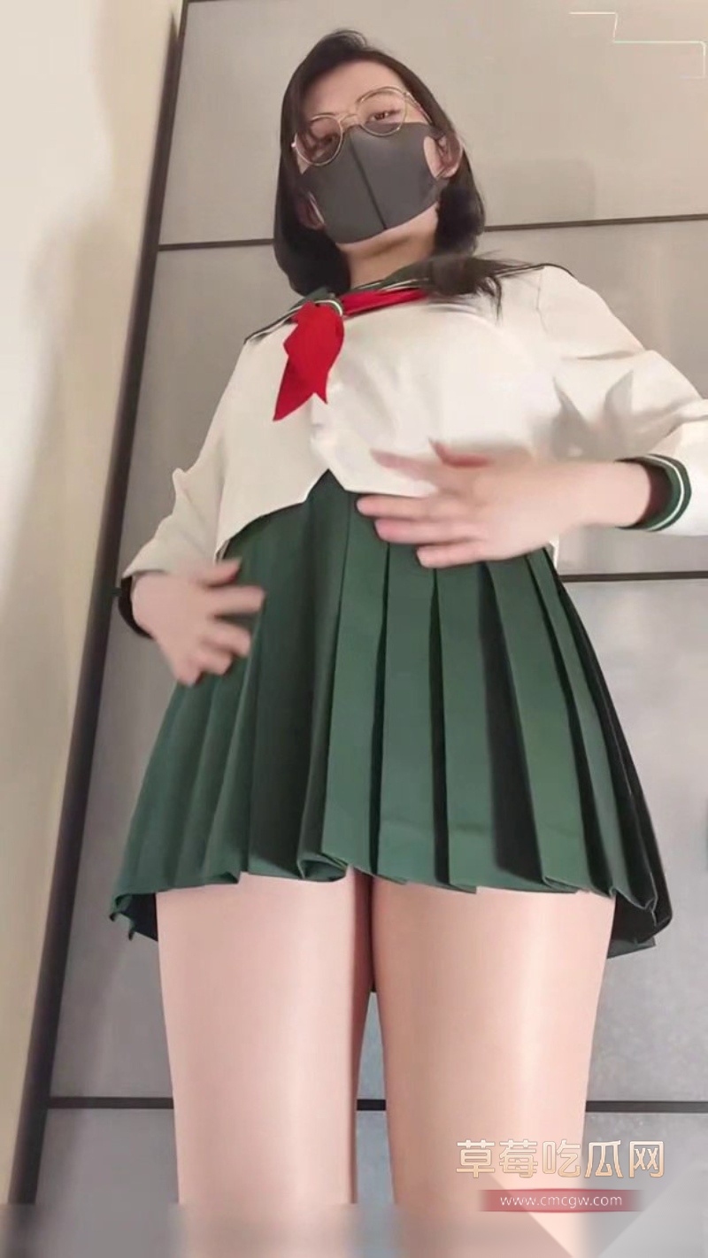 OnlyFans人气福利姬 奶咪Naimi 4