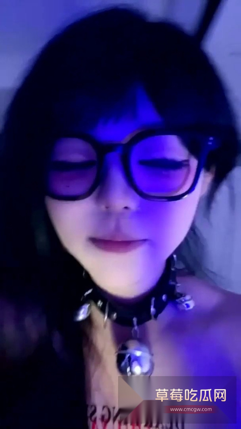 舔乳吸穴闺蜜崩溃 7