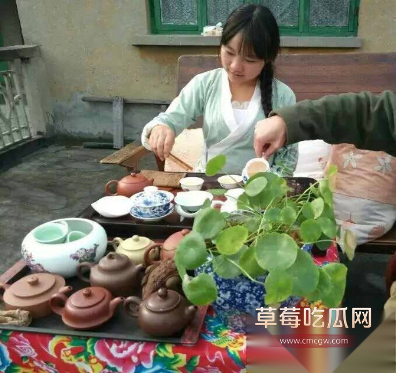 曾声援精日分子的湘西女老师李田田润到日本后 被曝为了养老公下海拍片 1 曾声援精日分子的湘西女老师李田田润到日本后 被曝为了养老公下海拍片 1