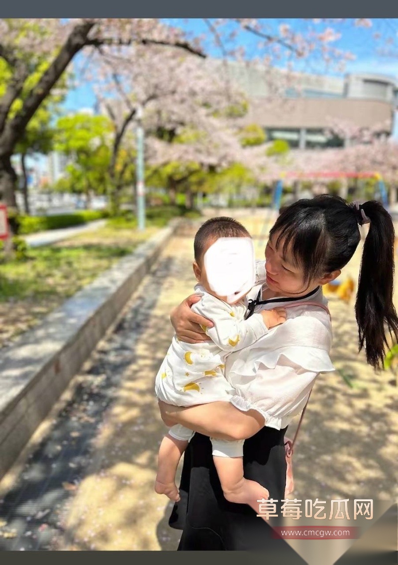 曾声援精日分子的湘西女老师李田田润到日本后 被曝为了养老公下海拍片 15 曾声援精日分子的湘西女老师李田田润到日本后 被曝为了养老公下海拍片 15