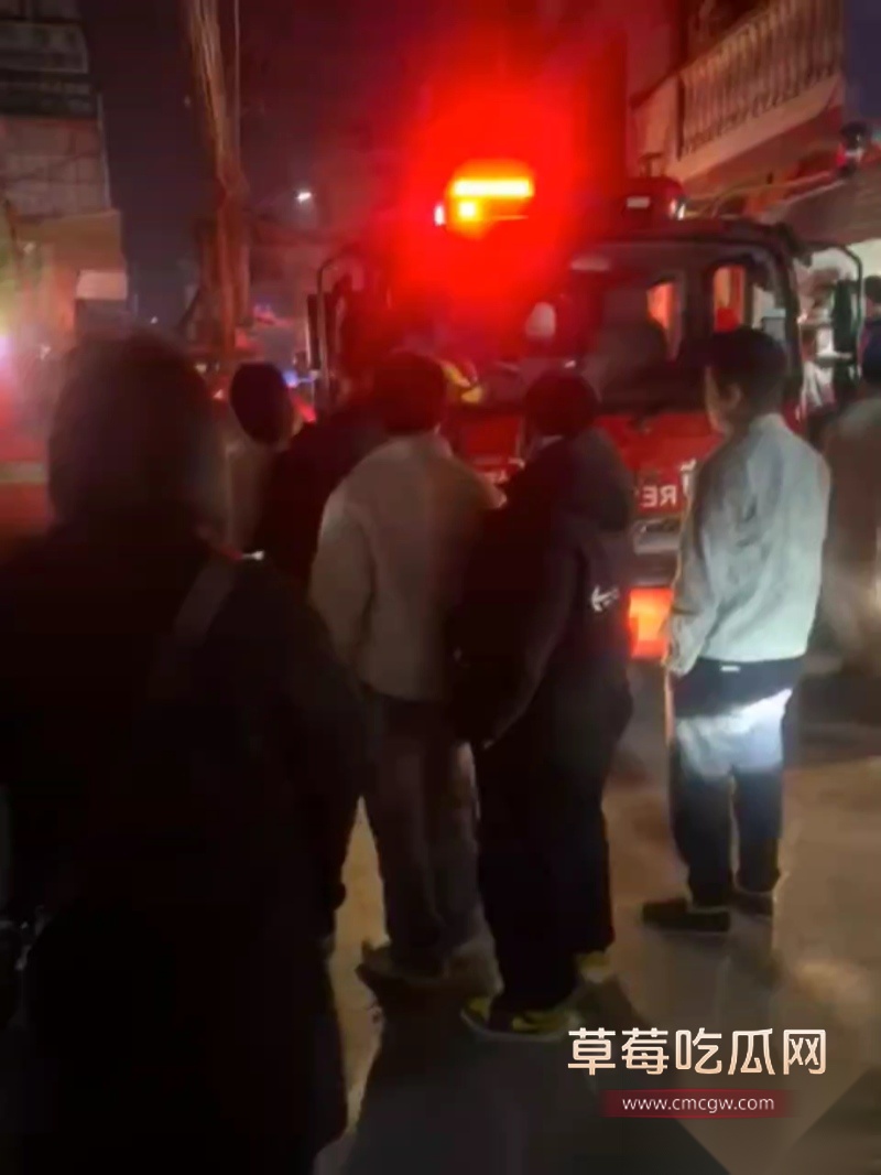 亲生儿子把父亲一家四口全部砍死 5 亲生儿子把父亲一家四口全部砍死 5