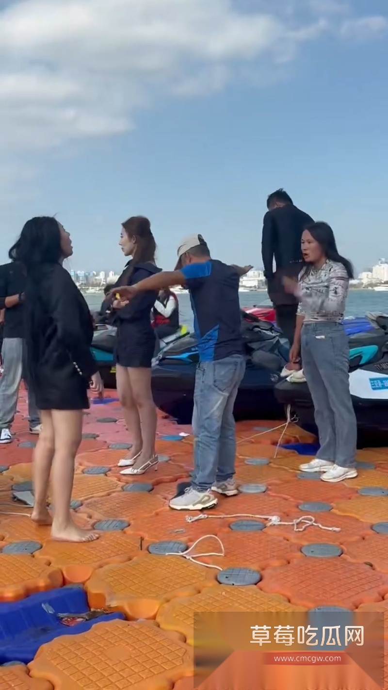 海南三亚钟情会所附近发生美女打架事件 5 海南三亚钟情会所附近发生美女打架事件 5