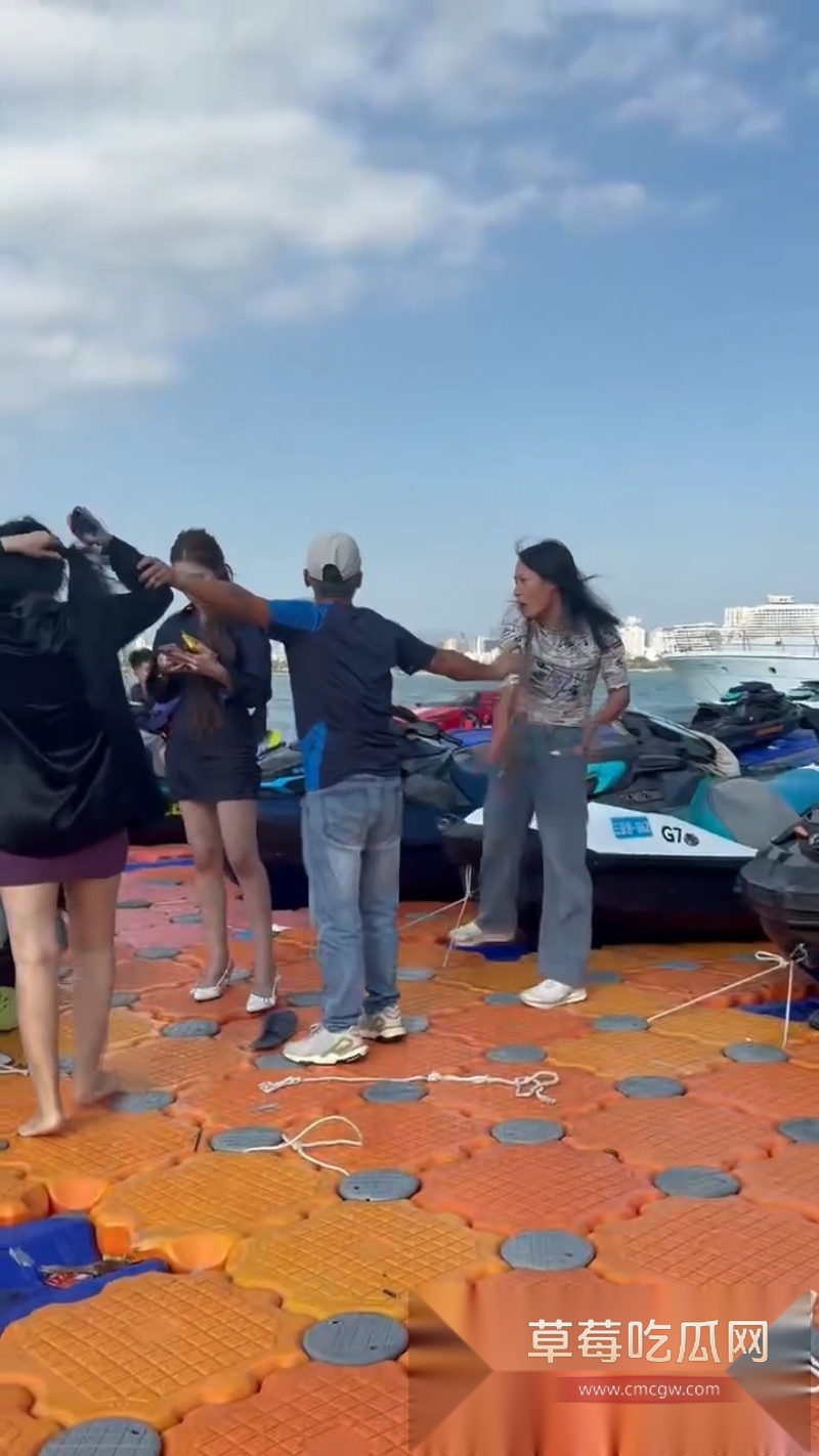 海南三亚钟情会所附近发生美女打架事件 6 海南三亚钟情会所附近发生美女打架事件 6