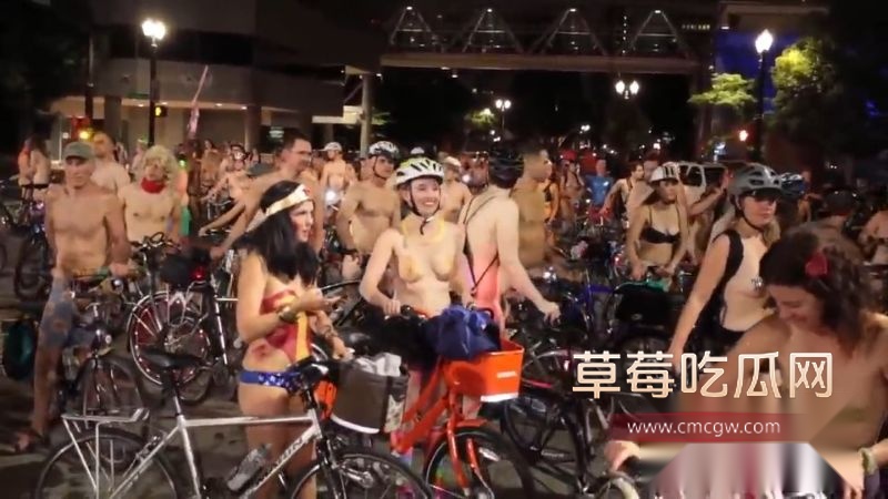 波特兰万人裸体自行车夜骑3