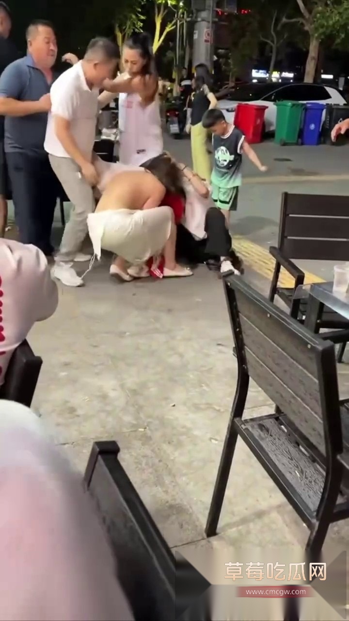 原配大战小三现场 1