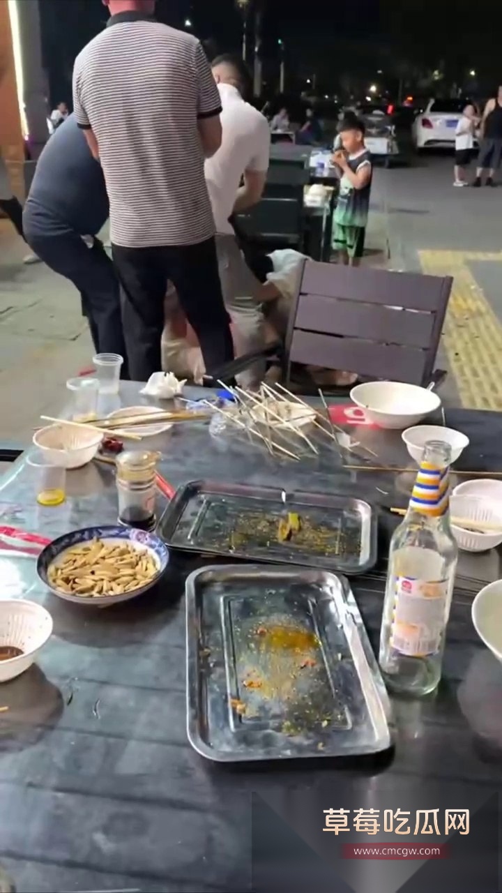 原配大战小三现场 2