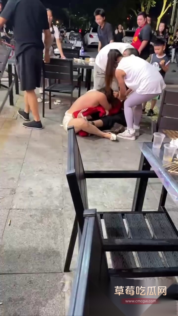 原配大战小三现场 3