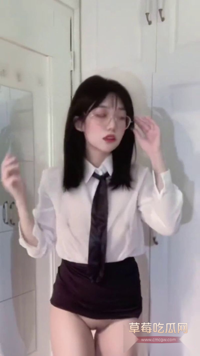 艺校出生的网络红人玉米最新资源1 艺校出生的网络红人玉米最新资源1