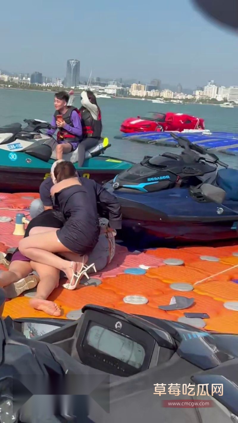 两个美女撕逼大战一触即发4 两个美女撕逼大战一触即发4