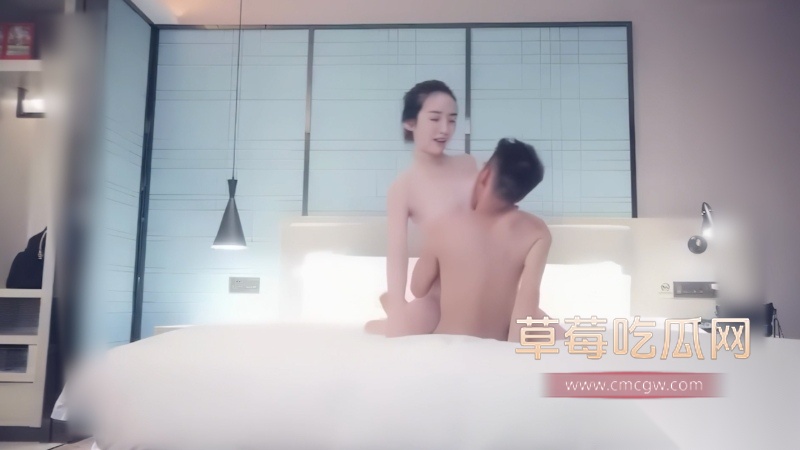 午夜寻花约了个旗袍性感少妇TP啪啪 14