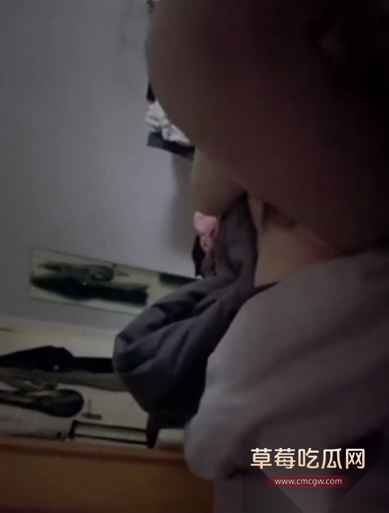 丰乳肥臀的少妇邻居 3