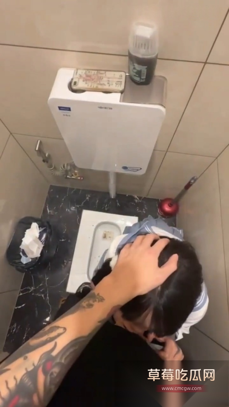 顶级约炮达人崔浩轩 卫生间跟台球宝贝做爱 微信群里给兄弟开直播 太刺激了 3 顶级约炮达人崔浩轩 卫生间跟台球宝贝做爱 微信群里给兄弟开直播 太刺激了 3