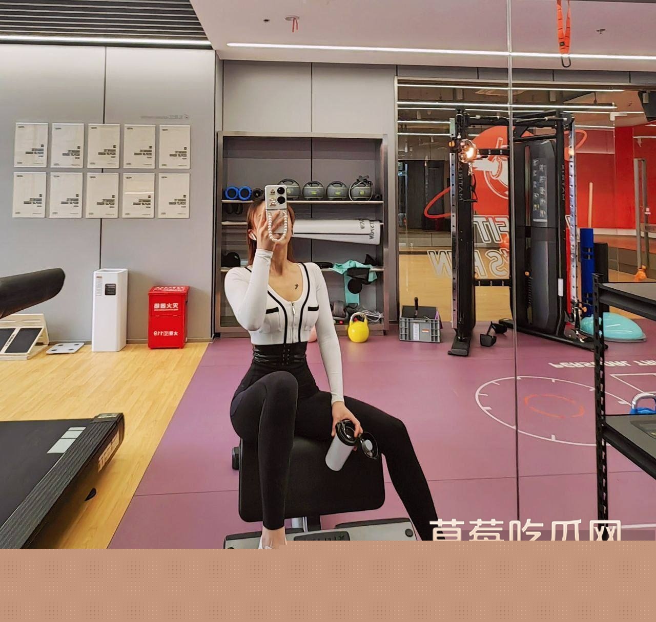 推特极品九头身骚母狗 14