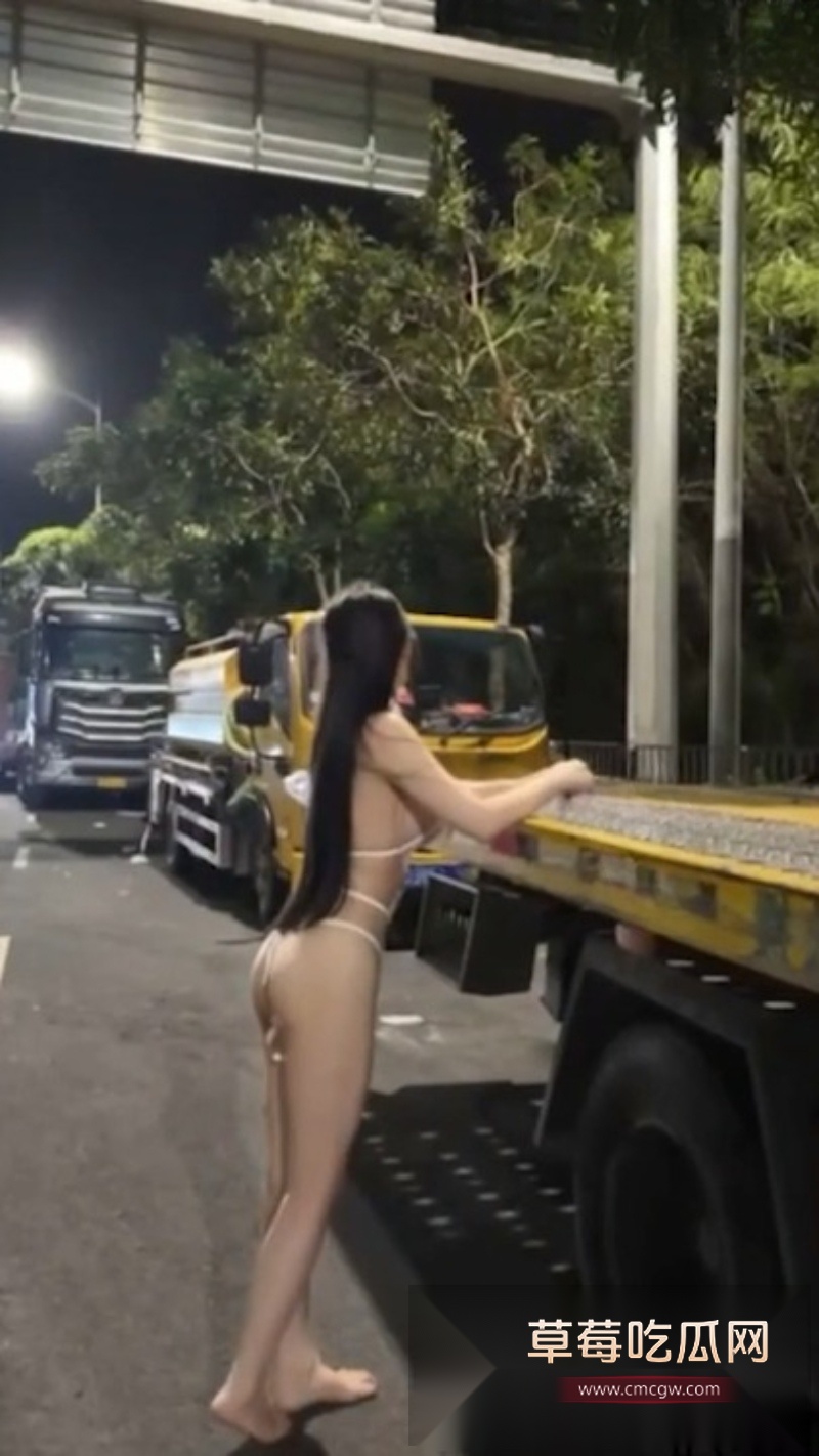 广东极品巨乳骚货江小凡 3 广东极品巨乳骚货江小凡 3