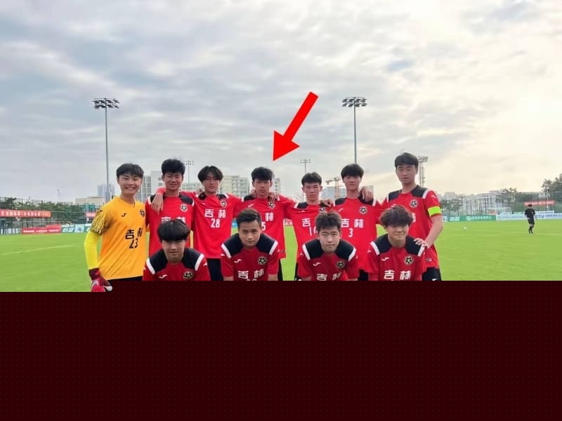 国足亚泰U21后卫刘议阳被女友爆料恋爱期间约炮裸聊 32 国足亚泰U21后卫刘议阳被女友爆料恋爱期间约炮裸聊 32