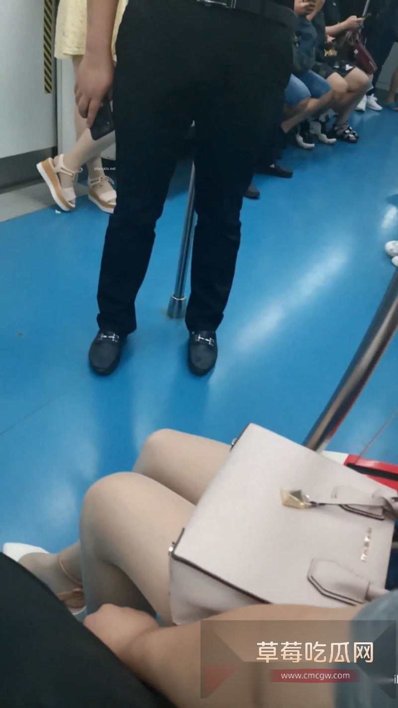 天狼星系列之地铁涂鸦性感美少女第二弹 1