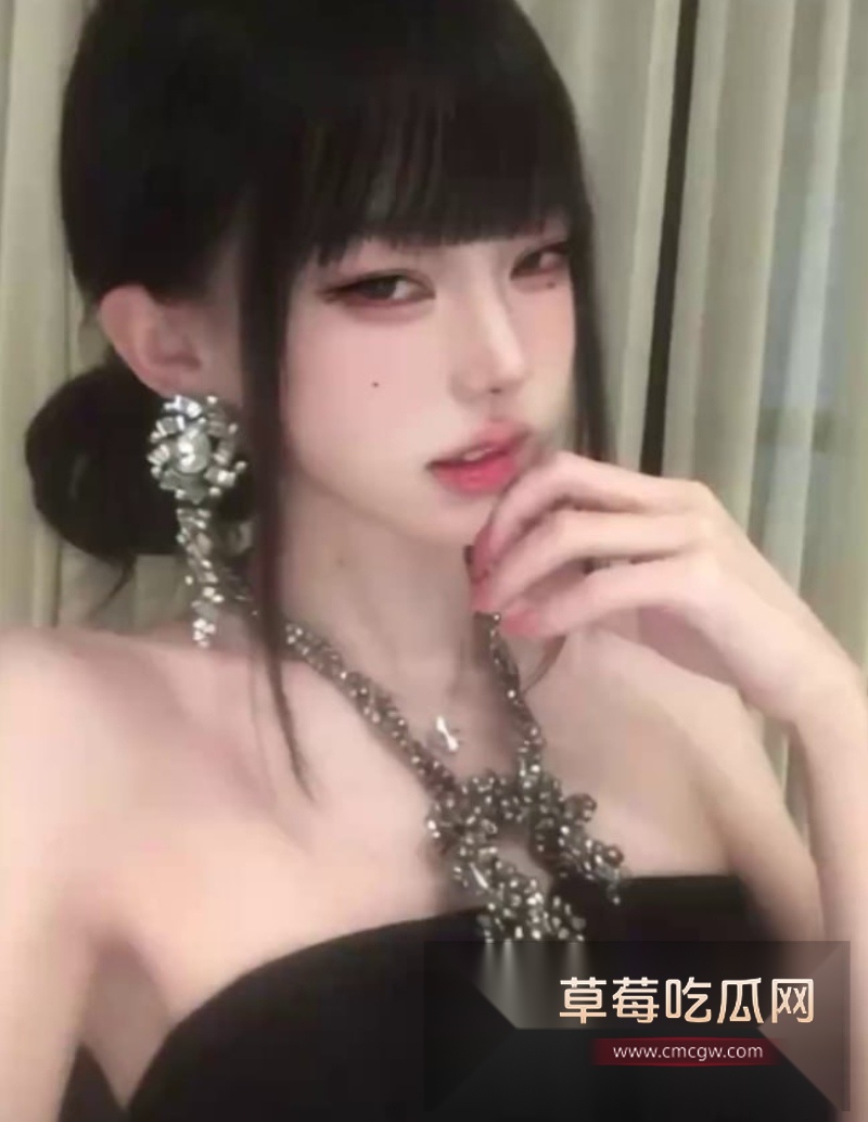 抖音500w粉丝网红 KE08 酒店跟金主不雅视频泄漏 6 抖音500w粉丝网红 KE08 酒店跟金主不雅视频泄漏 6