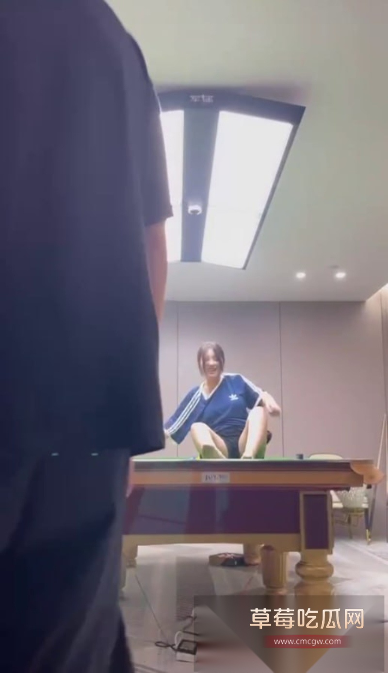 江苏东台名爵台球厅被曝打台球还有奶子看 9 江苏东台名爵台球厅被曝打台球还有奶子看 9