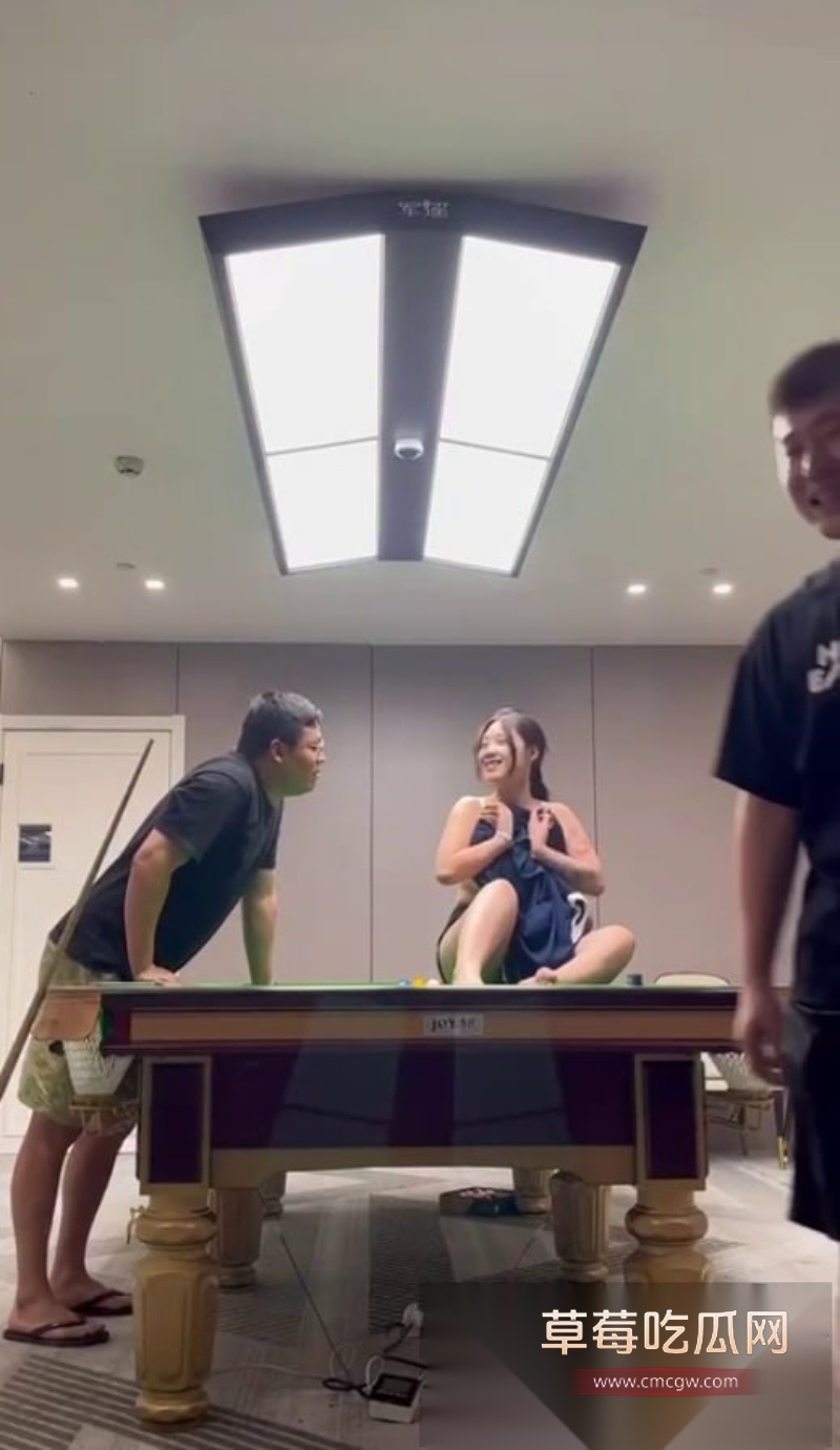 江苏东台名爵台球厅被曝打台球还有奶子看 11 江苏东台名爵台球厅被曝打台球还有奶子看 11