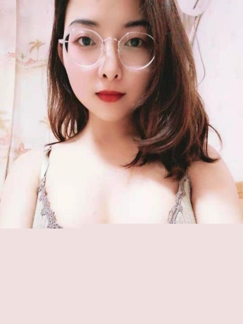 内地熟女教师与光头家长的偷情私拍流出2