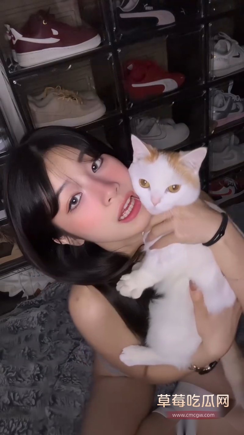 IG坐拥6.2万粉网红 靖茹 11