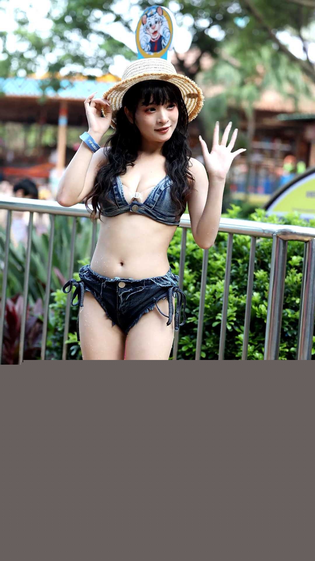 二次元比基尼走光露点 7