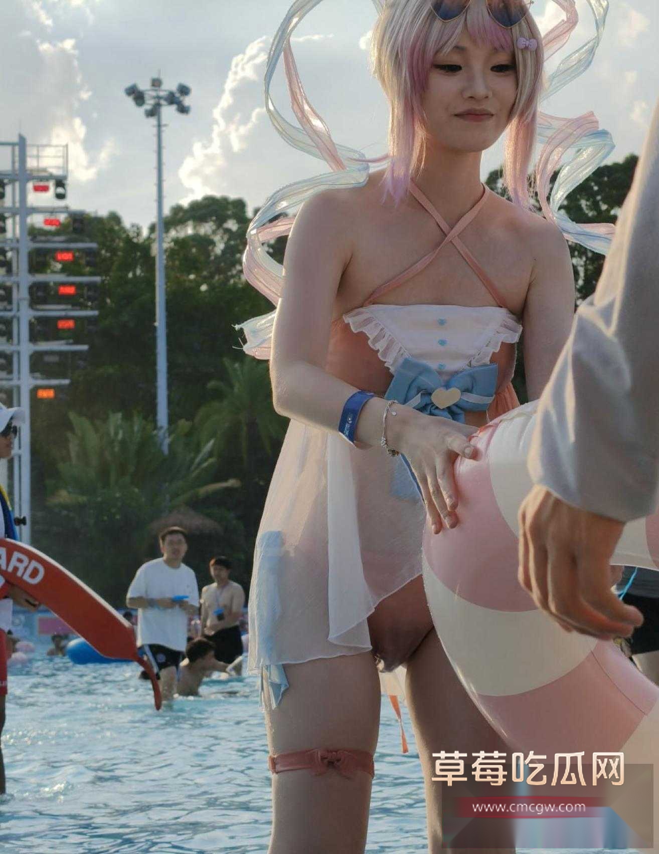 二次元比基尼走光露点 8