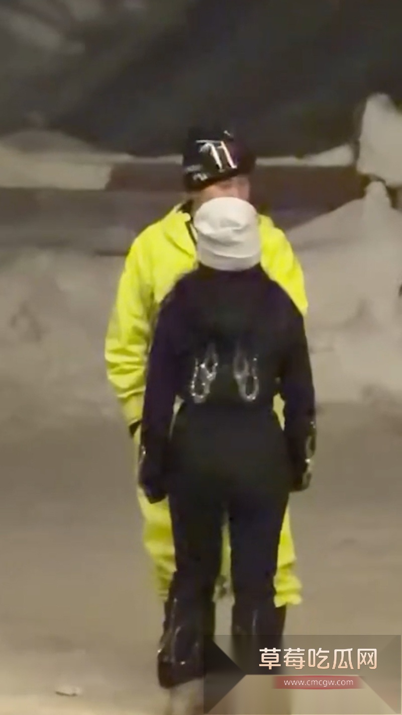 女生为了省几万房租在新疆阿勒泰禾木雪场与别的男的共住一室 5 女生为了省几万房租在新疆阿勒泰禾木雪场与别的男的共住一室 5