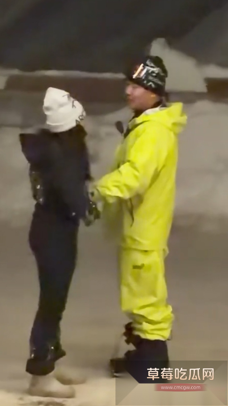 女生为了省几万房租在新疆阿勒泰禾木雪场与别的男的共住一室 6 女生为了省几万房租在新疆阿勒泰禾木雪场与别的男的共住一室 6