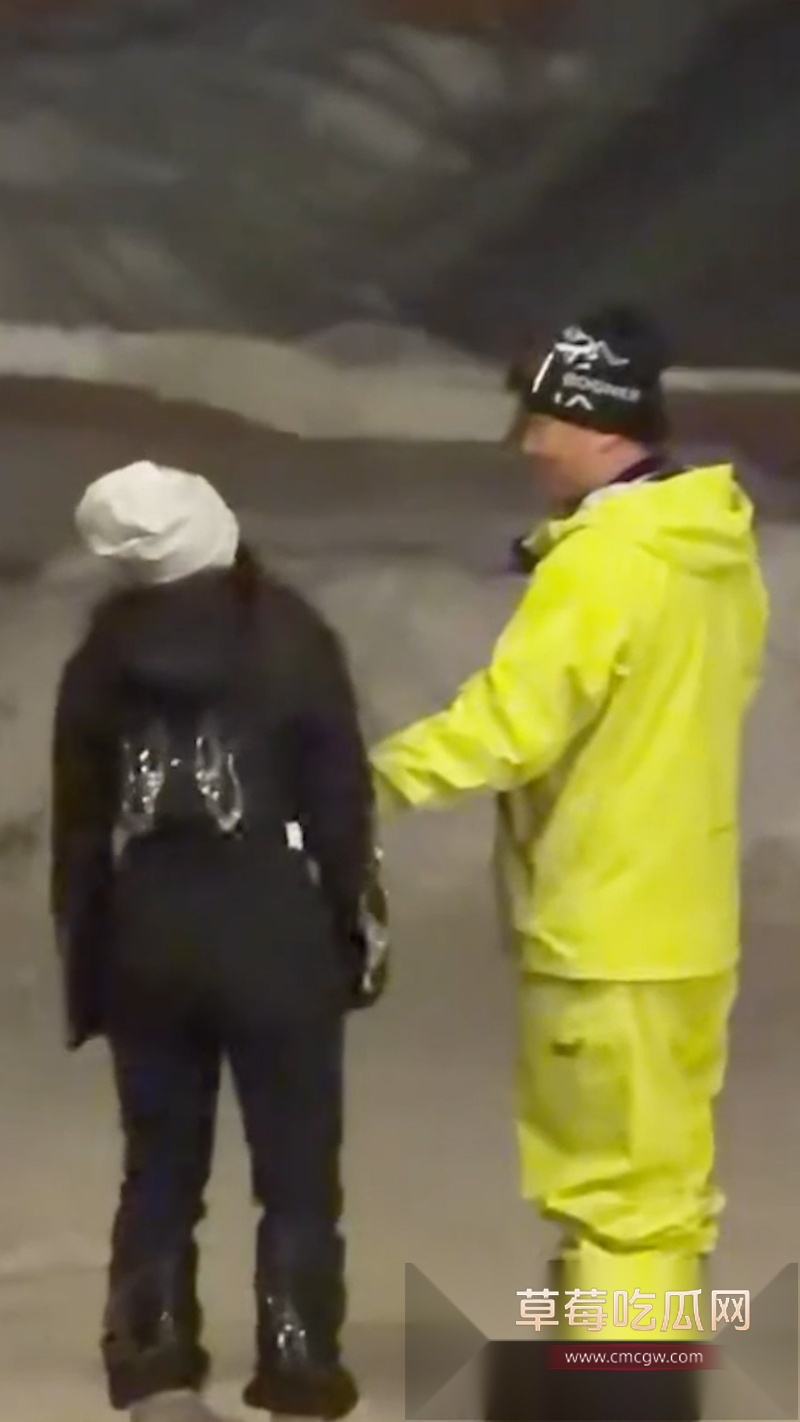 女生为了省几万房租在新疆阿勒泰禾木雪场与别的男的共住一室 8 女生为了省几万房租在新疆阿勒泰禾木雪场与别的男的共住一室 8