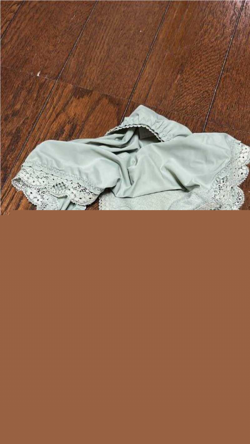 女白领水杯多次被男同事射入自慰精液 7