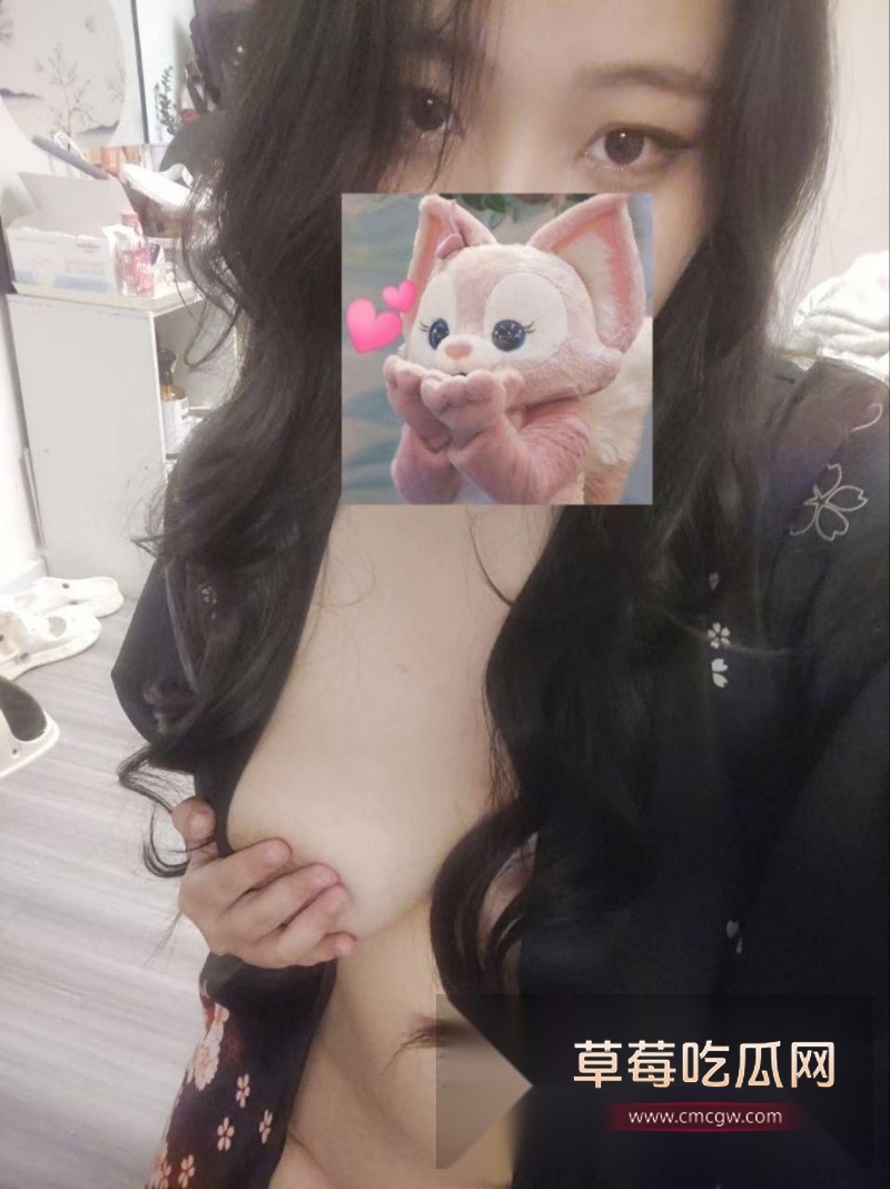 四川成都财贸职业技术学院李金念露脸自拍流出 10