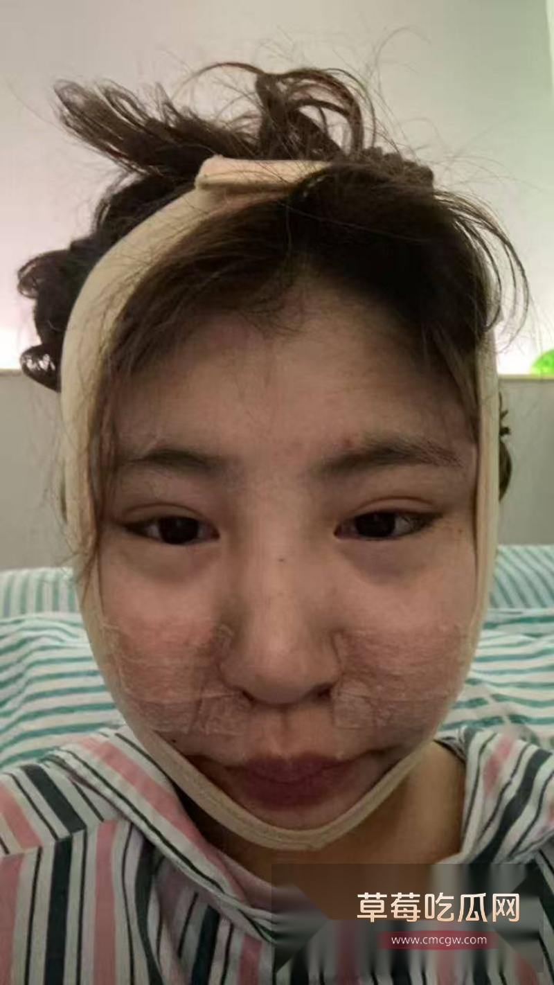 韩佳奇吸毒坐台千里送逼不雅视频曝光 27