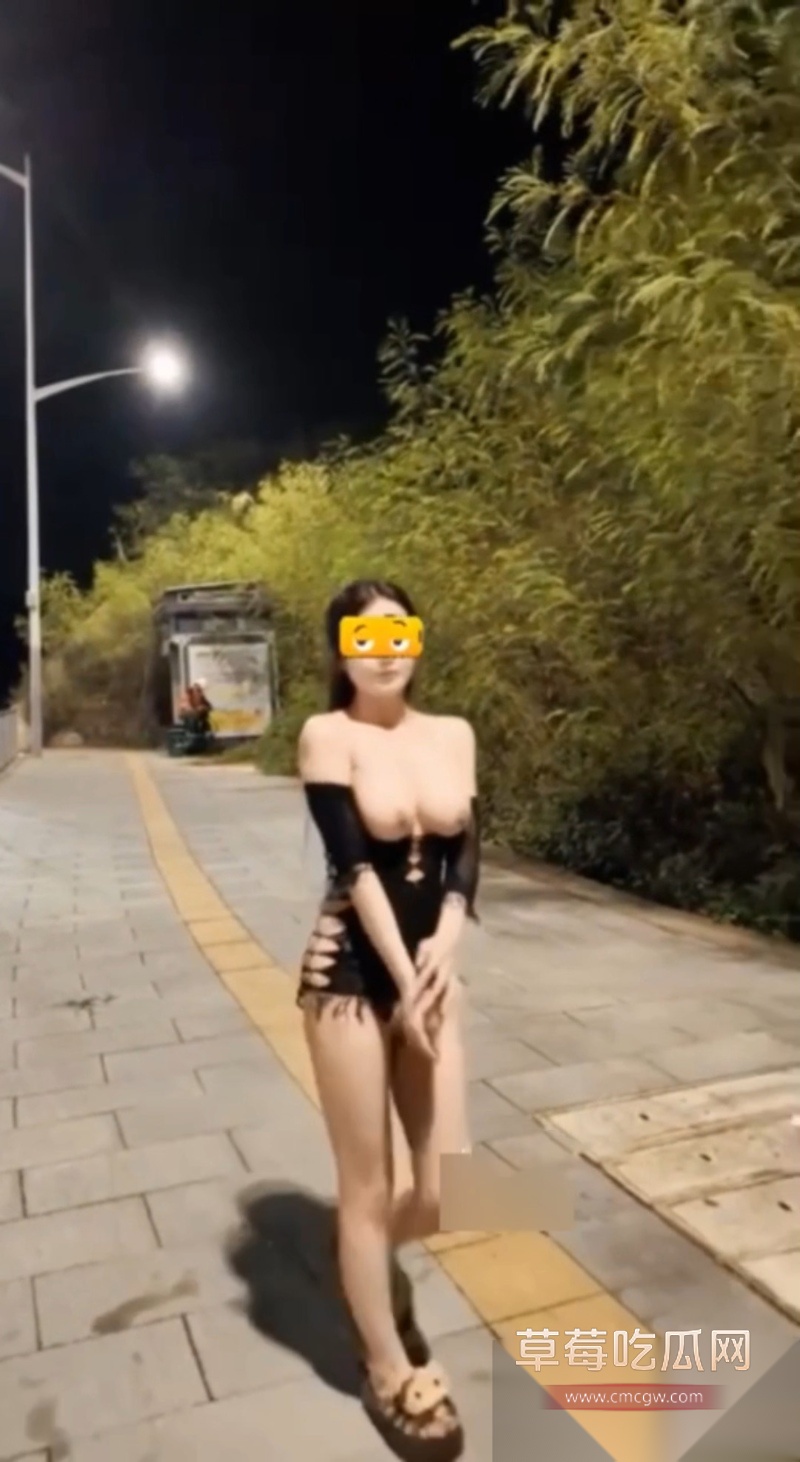 推特极品身材露出母狗 江小凡 1