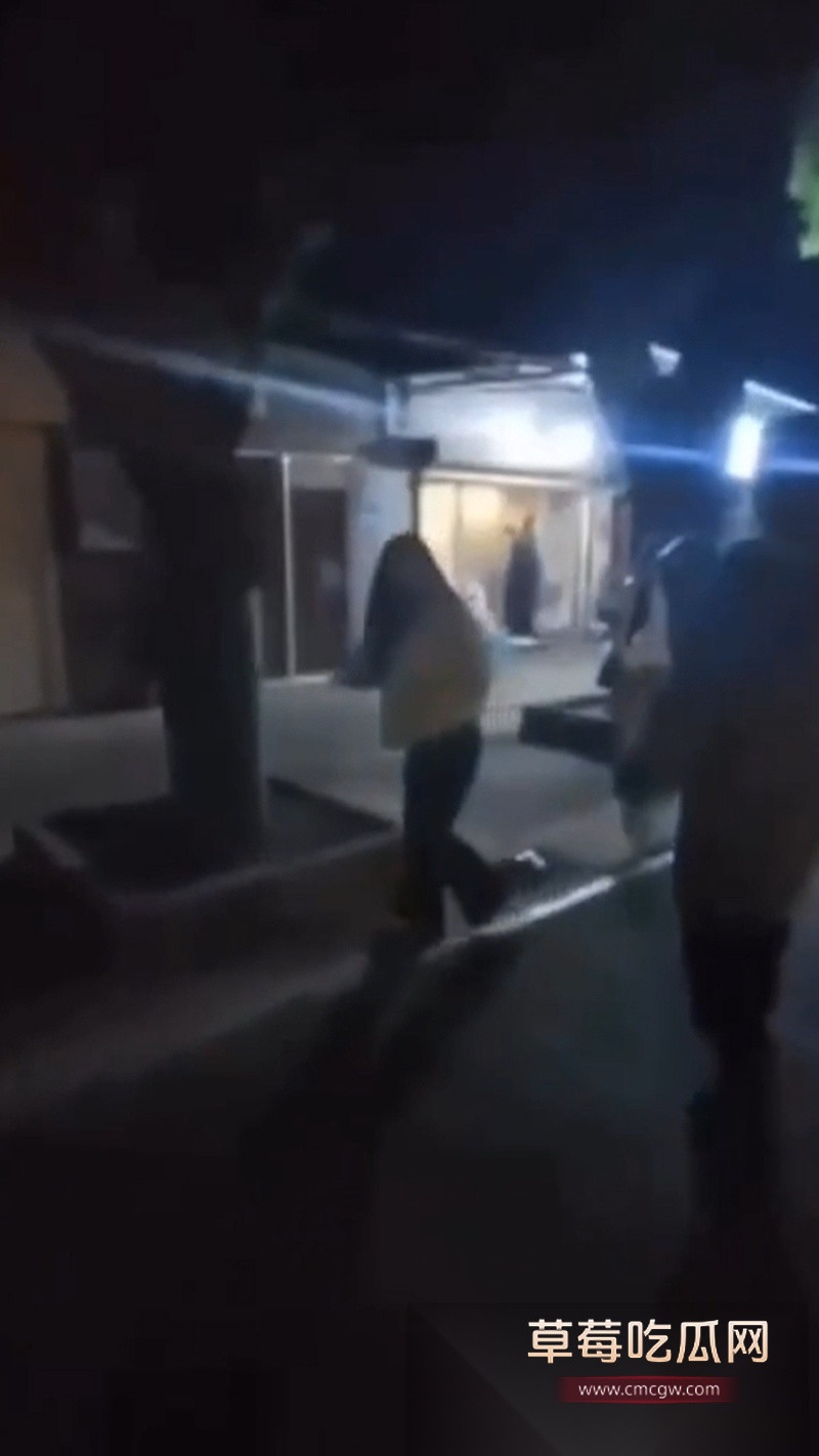 钓鱼佬爆桶后竟想用鱼获当嫖资 4 钓鱼佬爆桶后竟想用鱼获当嫖资 4