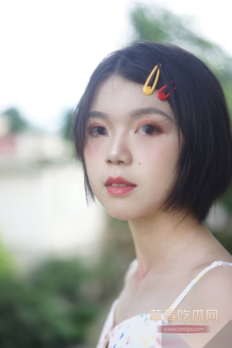 广州大学20岁极品李嘉馨私密流出 7