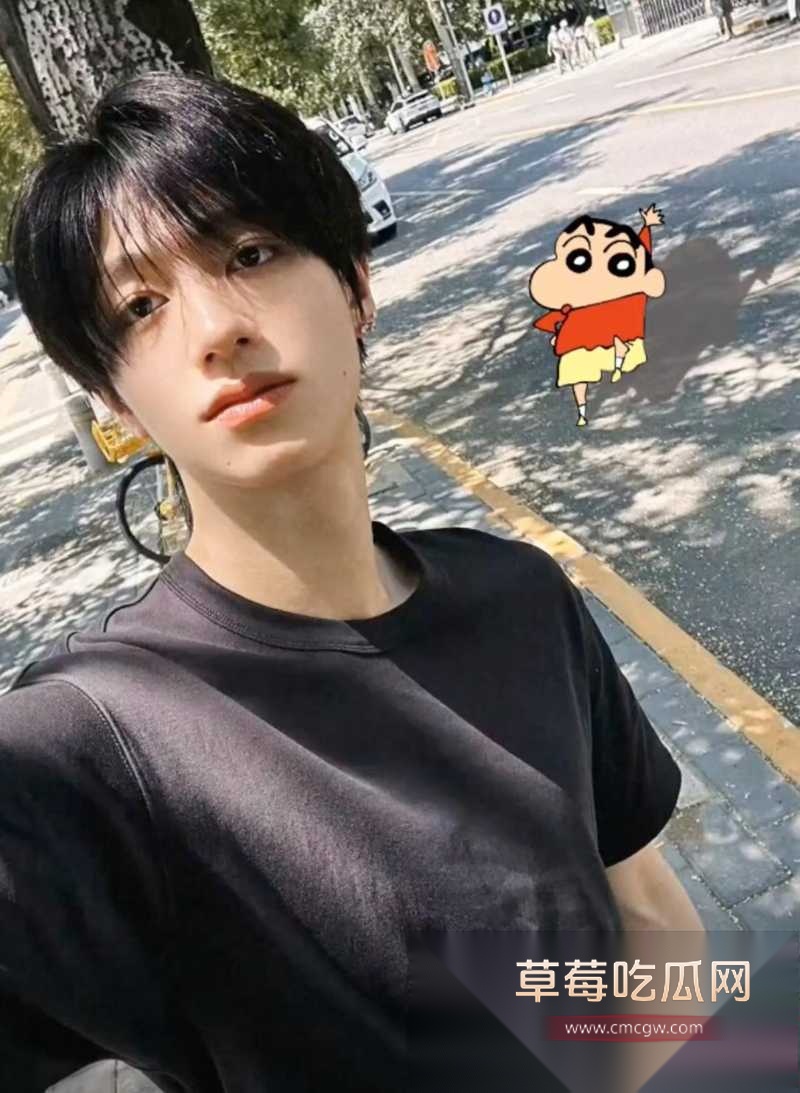 时代峰峻男团成员 朱志鑫 被小女友爆料私联福利姬 1