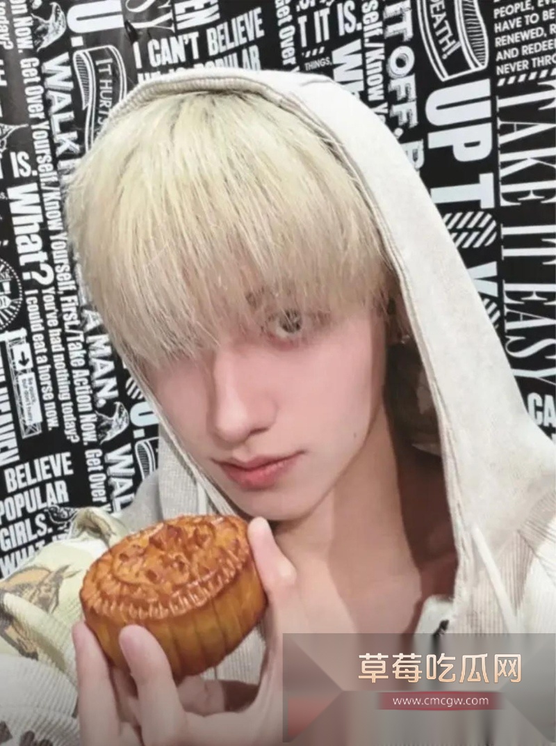 时代峰峻男团成员 朱志鑫 被小女友爆料私联福利姬 25