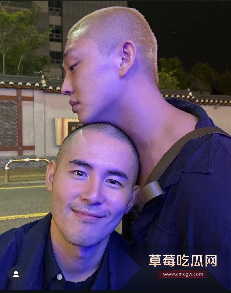 韩国影帝刘亚仁到上海男同酒吧与gay男亲密互动视频 10